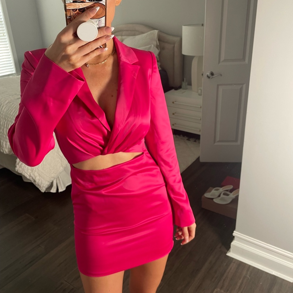 Revolve Lovers and Friends Andie Blazer Dress‎ in Raspberry Pink - Picture 8 of 16